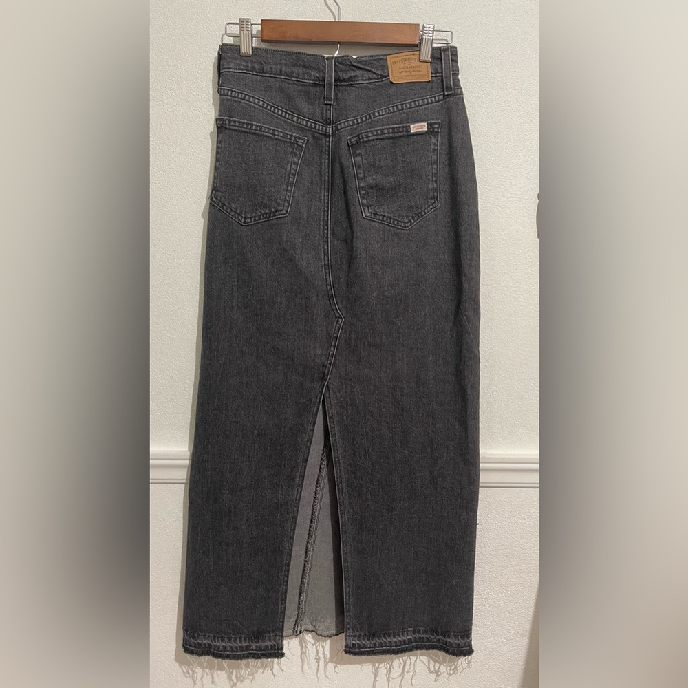 Levi's Wash Black Maxi Skirt - Picture 3 of 7